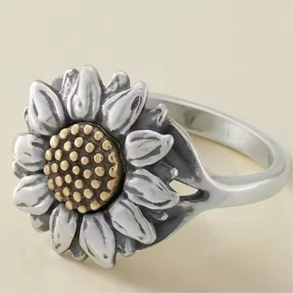 James Avery Jewelry - James Avery Wild Sunflower Ring SIZE 8